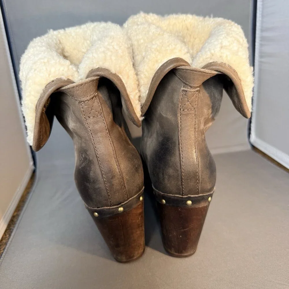 UGG Fold Over Size 6 Brown Leather Sheepskin Cuff LYNNEA Ankle Calf Boots Shoes - Picture 4 of 7